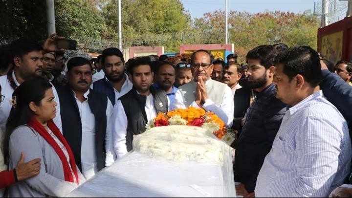प्रखर, जुझारू और अन्याय के खिलाफ लड़ने वाले नेता श्रद्धेय स्व. श्री शरद यादव – मुख्यमंत्री श्री चौहान